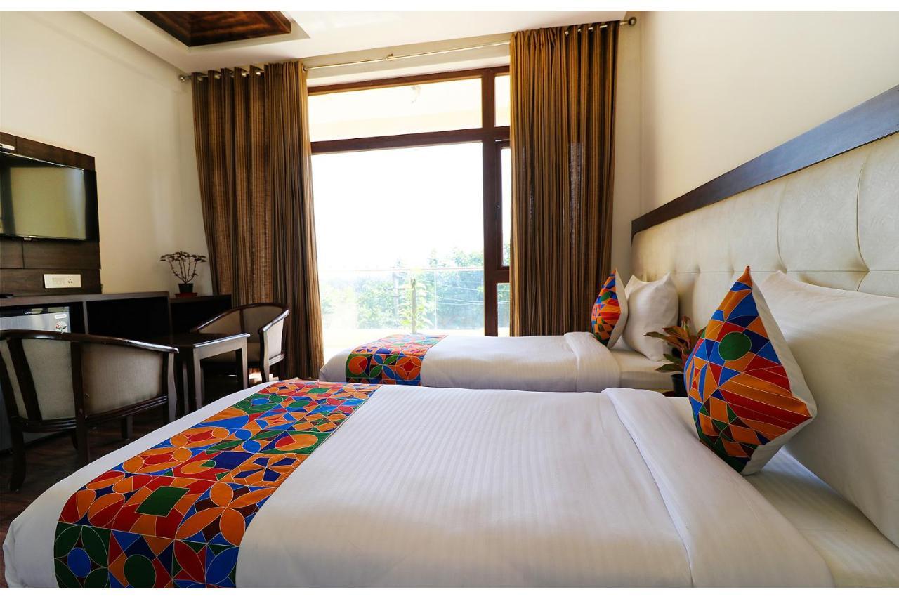 Fabhotel Oyster Villa Гургаон Экстерьер фото