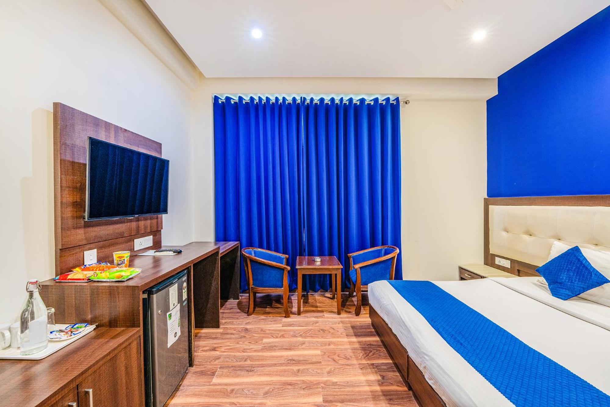Fabhotel Oyster Villa Гургаон Экстерьер фото