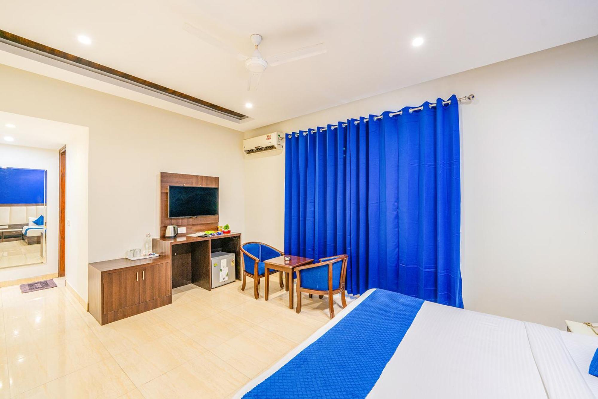 Fabhotel Oyster Villa Гургаон Экстерьер фото