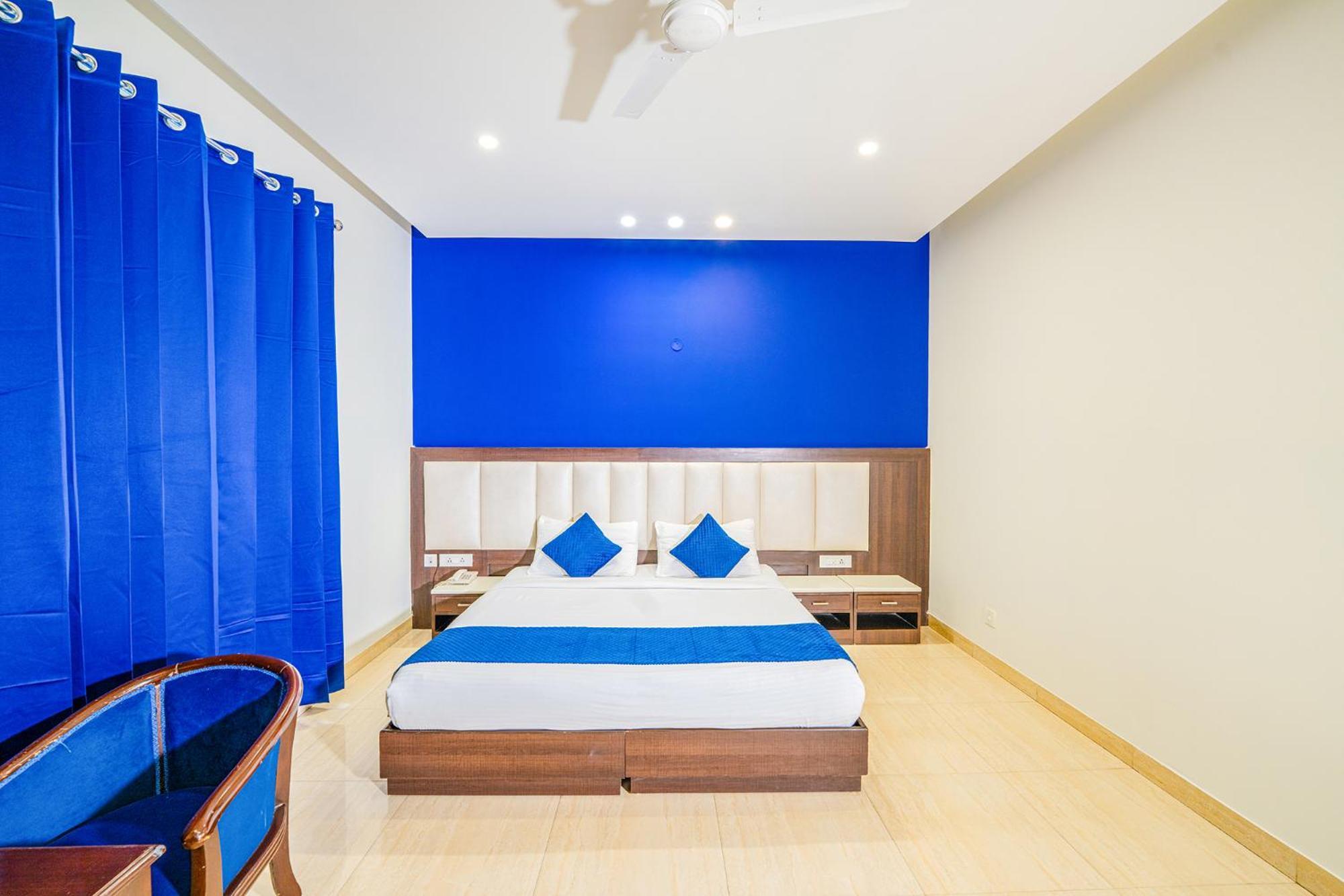 Fabhotel Oyster Villa Гургаон Экстерьер фото